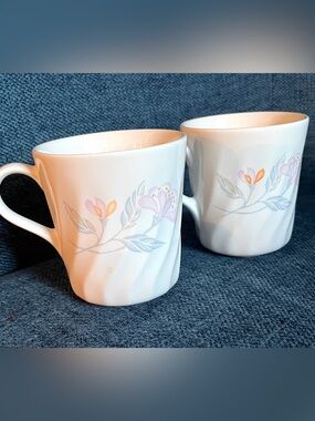 2 Pc Corelle Coffee Cups Pink Trio Pattern